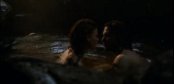  Leslie Rose in Game of Thrones sex scene